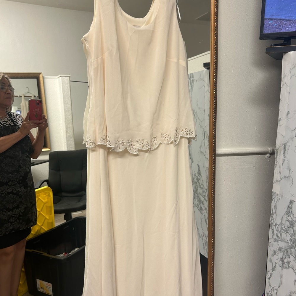 Elegant Cream Sleeveless Dress